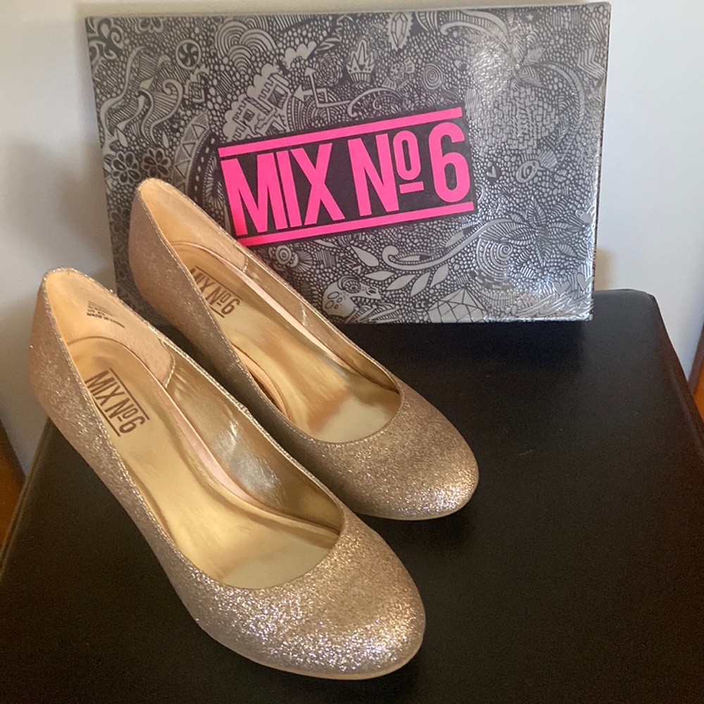 Mix No 6 Hold Glitter Barbie Kitten 3” Heel size 8.5 like new